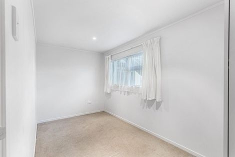 Photo of property in 18 Lavelle Road, Henderson, Auckland, 0612