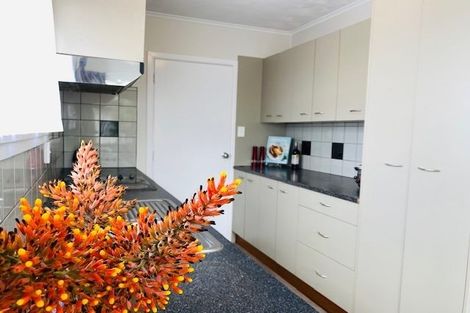 Photo of property in 21 Kemble Close, Mangere, Auckland, 2022