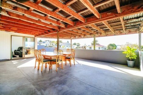 Photo of property in 28 Heatherlea Heights, Feilding, 4702