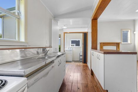 Photo of property in 58 Morley Street, New Plymouth, 4310