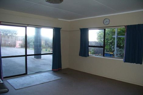 Photo of property in 17 Tatyana Place, Massey, Auckland, 0614