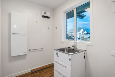 Photo of property in 32 Northview Avenue, Winton, 9720