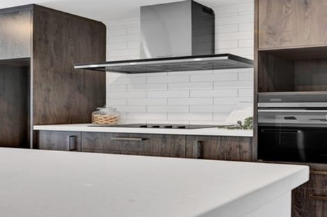 Photo of property in 10a Winstone Place, Highlands Park, New Plymouth, 4312