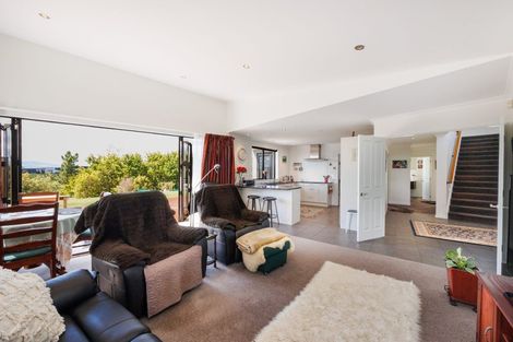 Photo of property in 27 Ruapehu Drive, Fitzherbert, Palmerston North, 4410