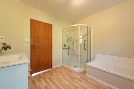 Photo of property in 43 Kotare Street, Waikanae, 5036