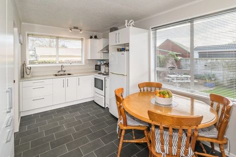 Photo of property in 2/6 Cam Place, Harewood, Christchurch, 8051