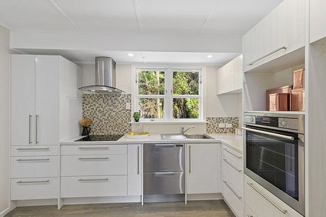 Photo of property in 73 Delaney Drive, Stokes Valley, Lower Hutt, 5019