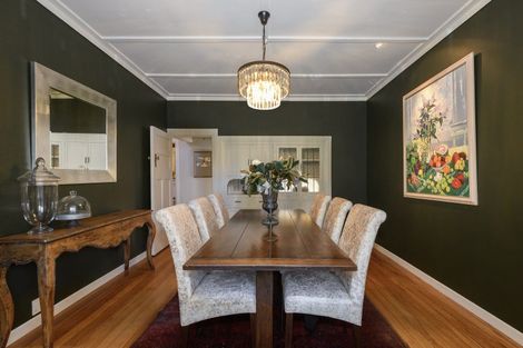 Photo of property in 247 Devonport Road, Tauranga, 3110