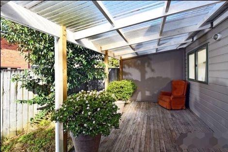 Photo of property in 2/5 Kilham Avenue, Northcote, Auckland, 0627
