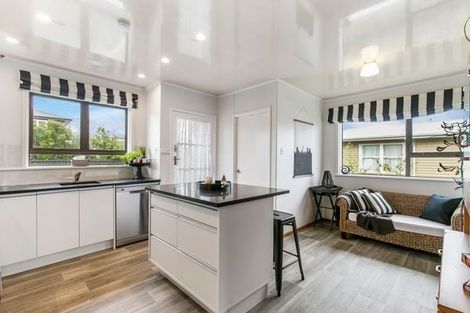 Photo of property in 20 Matapouri Road, Mangere Bridge, Auckland, 2022