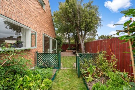 Photo of property in 1/130 Maidstone Road, Ilam, Christchurch, 8041