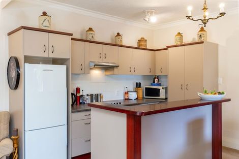 Photo of property in 32 Eltham Road, Blenheim, 7201