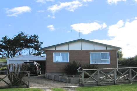 Photo of property in 67 Thomas Place, Foxton Beach, Foxton, 4815