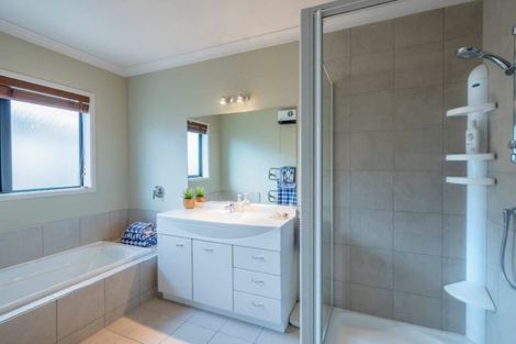 Photo of property in 145 Field Way, Waikanae Beach, Waikanae, 5036