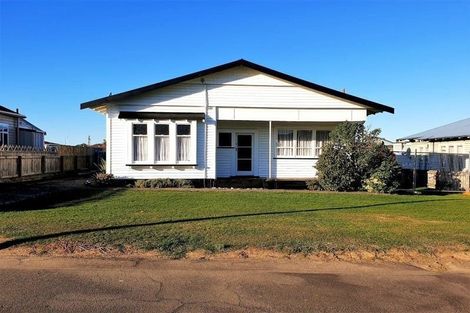 Photo of property in 5 Alma Street, Dannevirke, 4930