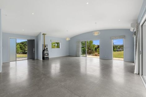 Photo of property in 14b Wairere Road, Waitakere, Henderson, 0782