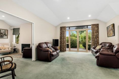 Photo of property in 15 Caleb Place, Northwood, Christchurch, 8051