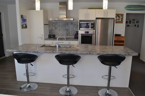 Photo of property in 22 Kamahi Crescent, Papamoa Beach, Papamoa, 3118