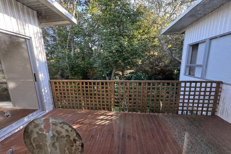 Photo of property in 21 Holdaway Avenue, Northcote, Auckland, 0627