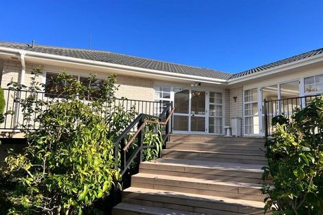 Photo of property in 21 Oakpark Place, West Harbour, Auckland, 0618