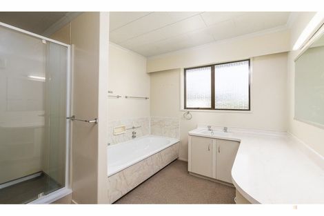 Photo of property in 11-17 Hayes Street, Waimate, 7924