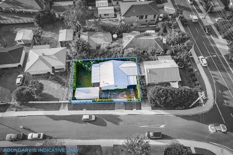 Photo of property in 1 Mickle Street, Te Atatu South, Auckland, 0610