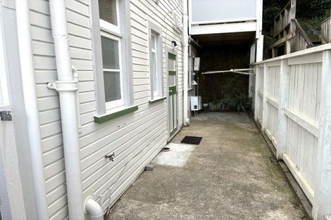 Photo of property in 48 Queens Drive, Lyall Bay, Wellington, 6022
