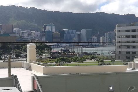 Photo of property in 35 Roxburgh Street, Mount Victoria, Wellington, 6011