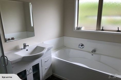 Photo of property in 8 Shere Lane, Linton, Palmerston North, 4472