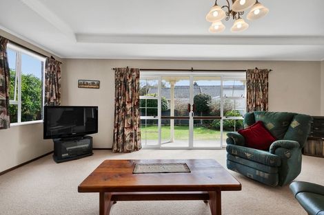 Photo of property in 13 Quin Crescent, Hawera, 4610