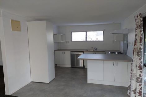 Photo of property in 2/328 East Coast Road, Sunnynook, Auckland, 0632