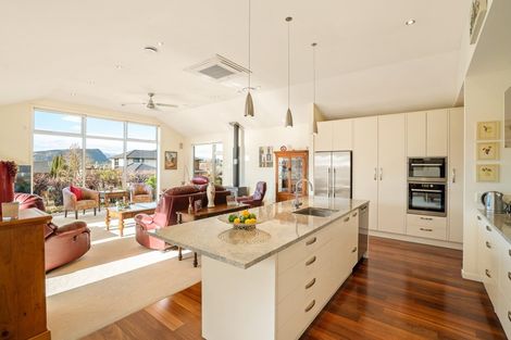 Photo of property in 22 Old Station Avenue, Wanaka, 9305