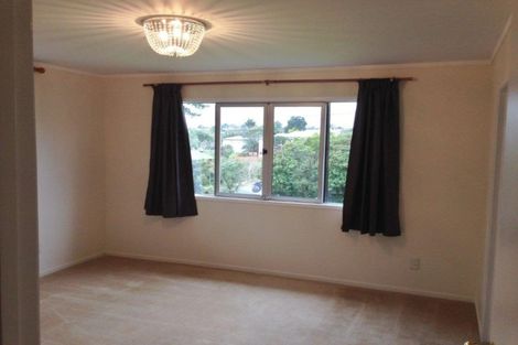 Photo of property in 19 Sunnyside Road, Sunnyvale, Auckland, 0612