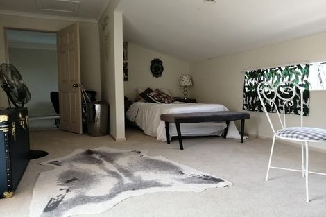 Photo of property in 1/31 Becroft Drive, Forrest Hill, Auckland, 0620