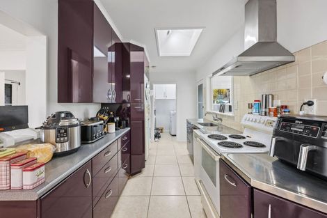 Photo of property in 44 Farquhar Road, Glendene, Auckland, 0602