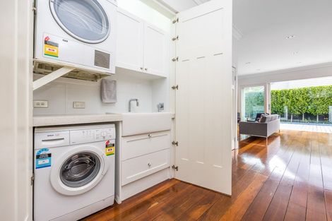 Photo of property in 16 Warwick Street, Morningside, Auckland, 1022