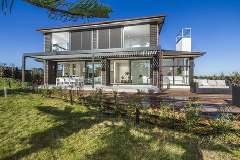 Photo of property in 18 Lucas Creek Way, Albany, Auckland, 0632