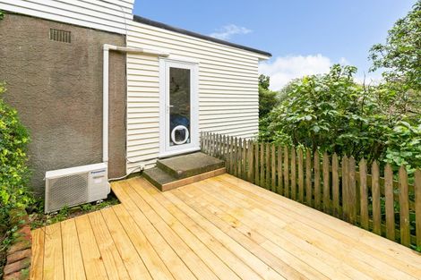 Photo of property in 3/8 Mataroa Avenue, Northland, Wellington, 6012