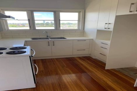 Photo of property in 12 Quebec Road, Milford, Auckland, 0620