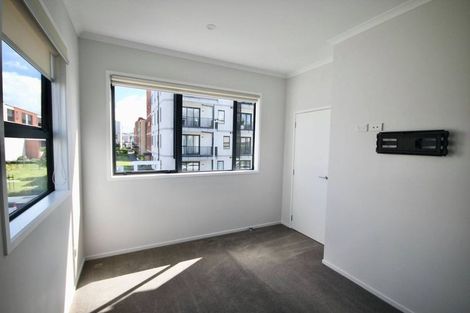 Photo of property in 8 Sidney Wallingford Way, Hobsonville, Auckland, 0616