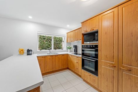 Photo of property in 27 Ponderosa Drive, Oteha, Auckland, 0632