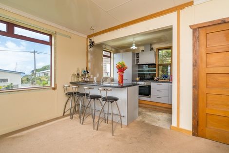 Photo of property in 1 Rimu Street, Kaka Point, Balclutha, 9271