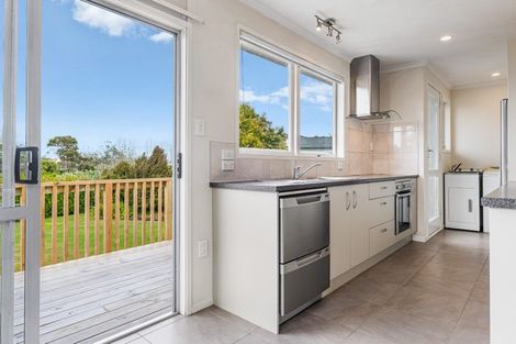 Photo of property in 24 Weza Lane, Kumeu, 0810