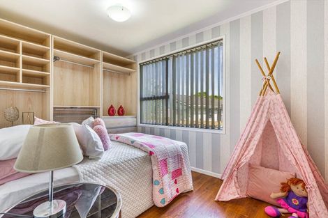 Photo of property in 8 Frostbite Place, Ranui, Auckland, 0612