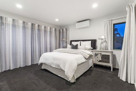 Photo of property in 5 Baulcomb Parade, Windsor Park, Auckland, 0632