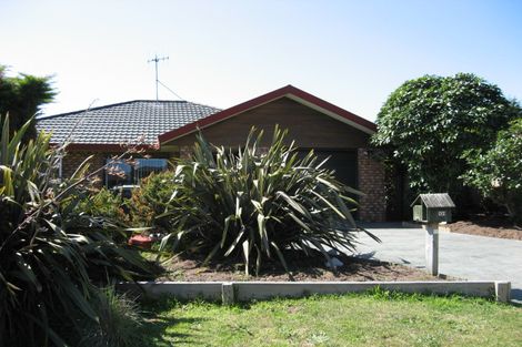 Photo of property in 131 Realm Drive, Paraparaumu, 5032