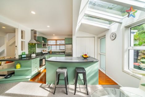 Photo of property in 40a Viewmont Drive, Harbour View, Lower Hutt, 5010