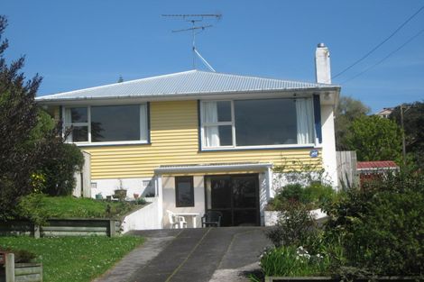 Photo of property in 132 Huatoki Street, Frankleigh Park, New Plymouth, 4310