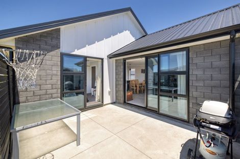 Photo of property in 2 Lion Place, Papamoa, 3118