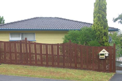 Photo of property in 12 Jenanne Place, Totara Vale, Auckland, 0629